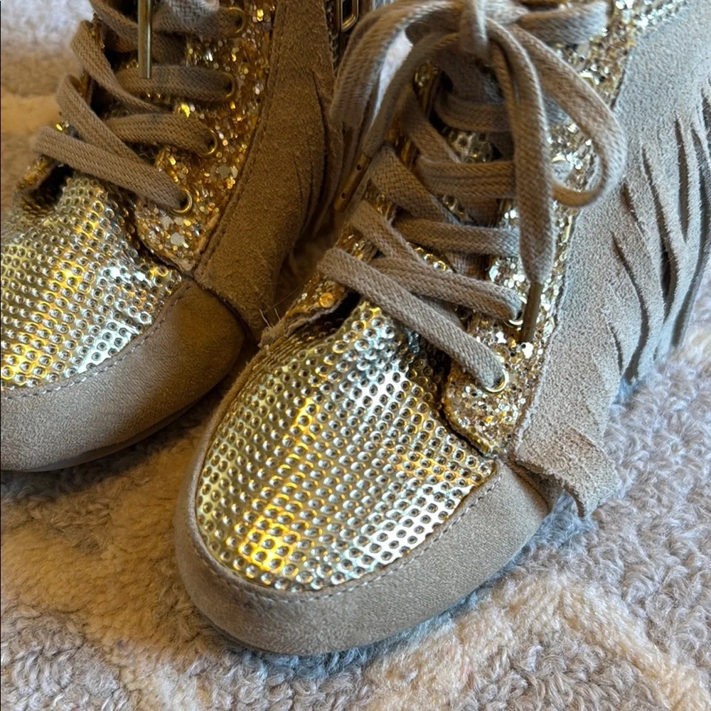Joyfolie Girls Beige and Gold Fringe Moccasin Sneakers